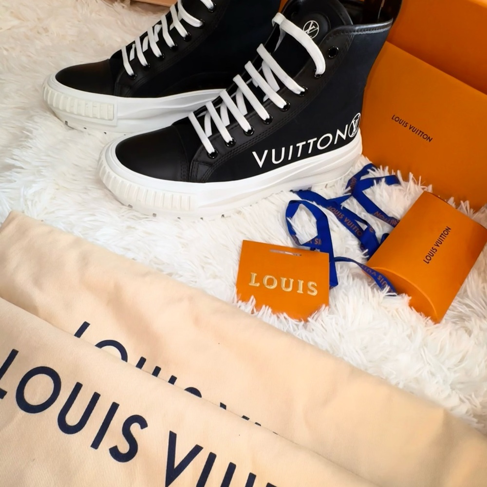 LOUIS VUITTON SQUAD SNEAKER BOOT Size 37.5/ USA 7.5